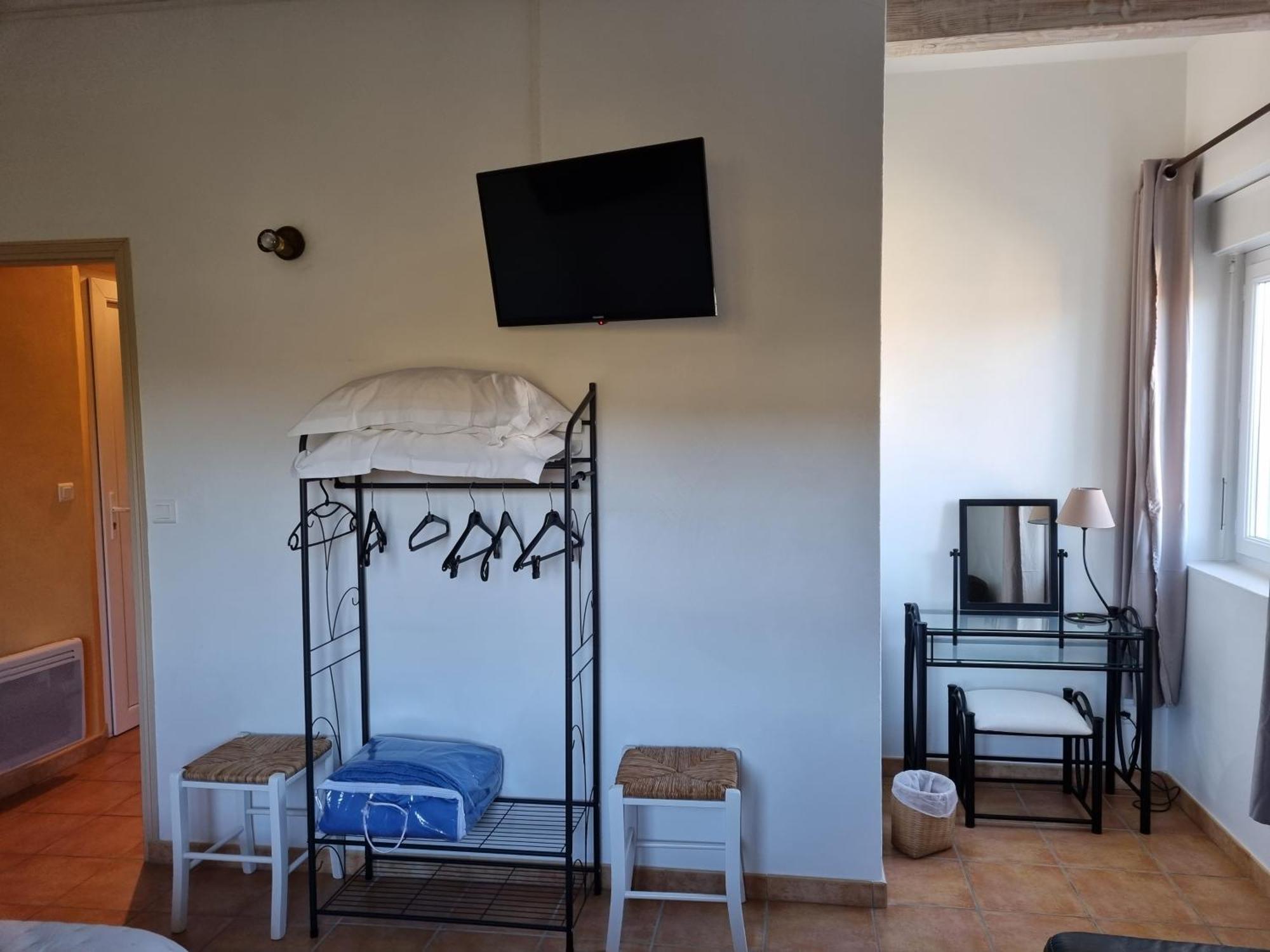 La Fanette Hotell Montbrison-sur-Lez Exteriör bild