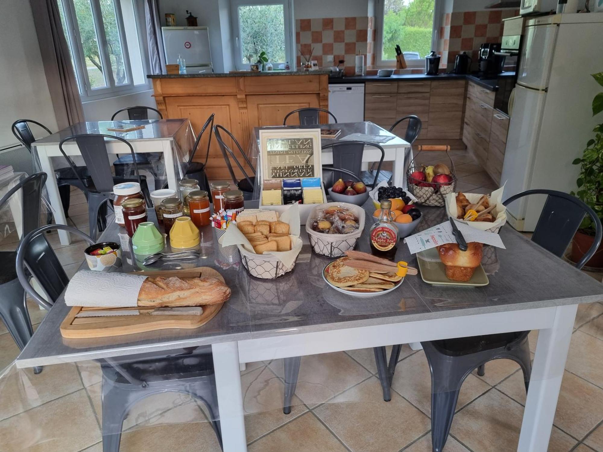 La Fanette Hotell Montbrison-sur-Lez Exteriör bild